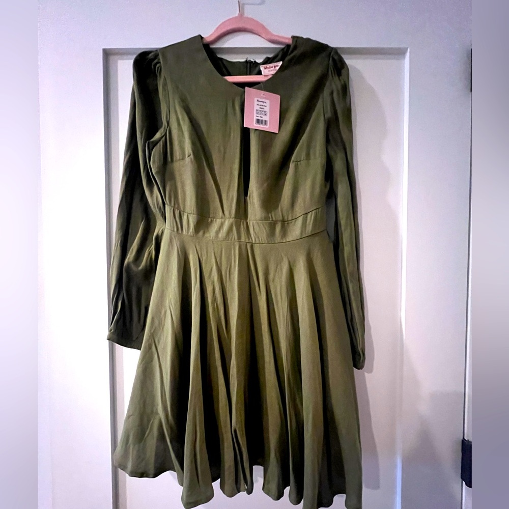 Green short dress